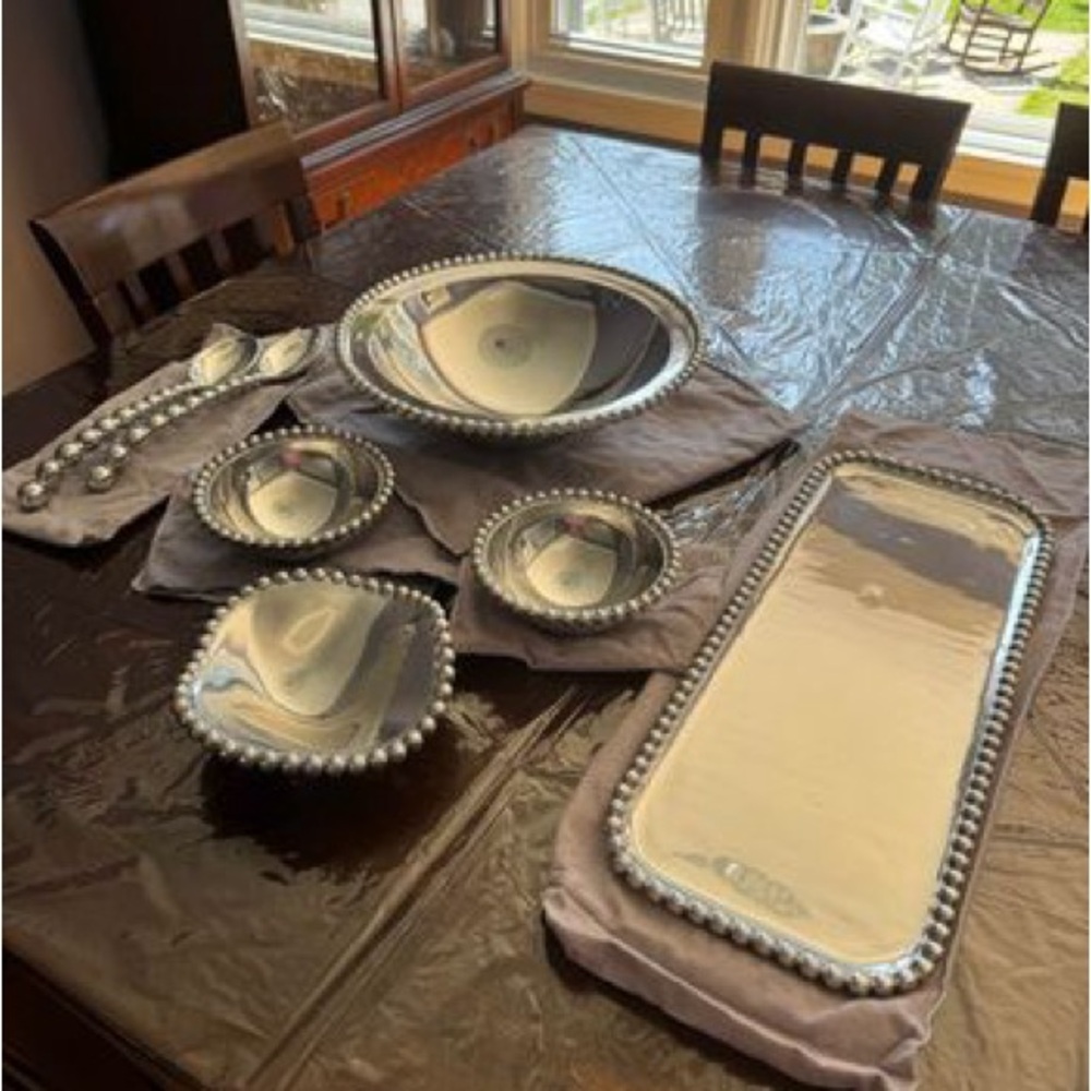 Mariposa String of Pearls Serving Set
